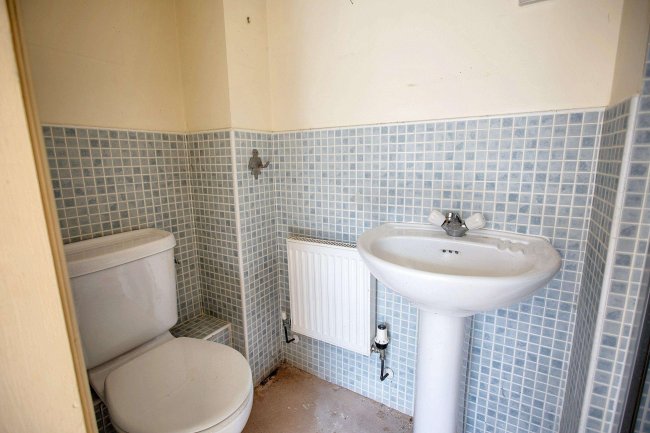 Apt 4 Shannon House, Leasowe Road, Wirral CH46 3RT 2