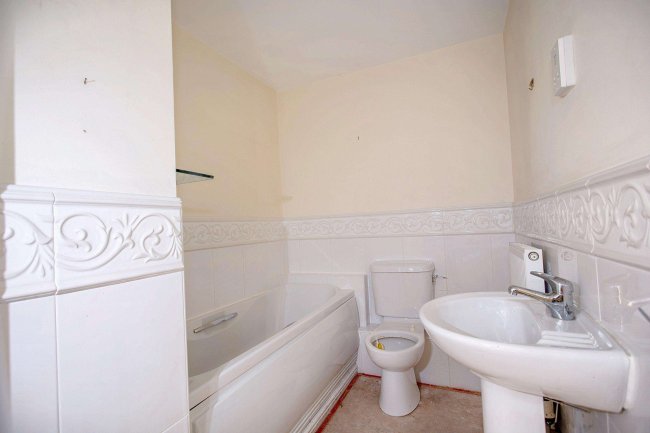 Apt 4 Shannon House, Leasowe Road, Wirral CH46 3RT 2