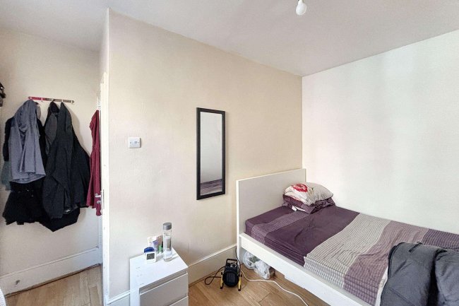 House to the rear of 630 Holloway Road, Holloway , London, N19 3NU 1