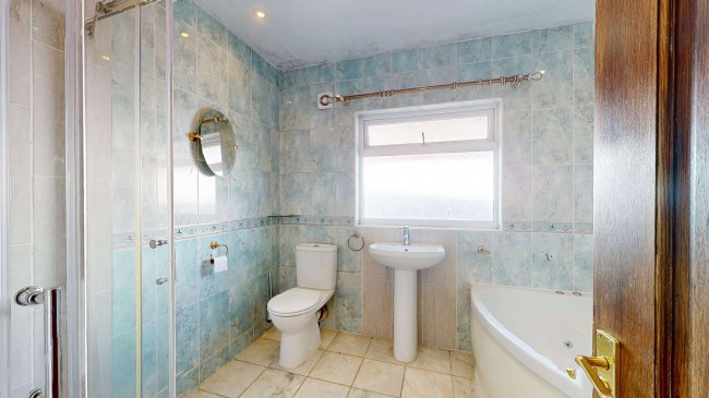 27 Banstead Road South, Sutton, Surrey, SM2 5LF 7