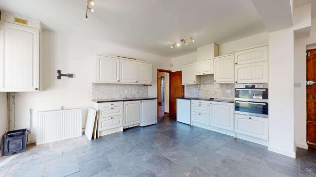 27 Banstead Road South, Sutton, Surrey, SM2 5LF 7