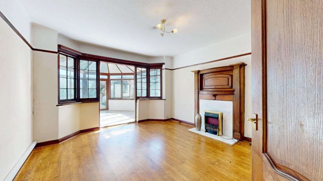 27 Banstead Road South, Sutton, Surrey, SM2 5LF 7