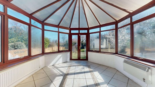 27 Banstead Road South, Sutton, Surrey, SM2 5LF 7