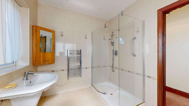 27 Banstead Road South, Sutton, Surrey, SM2 5LF 7