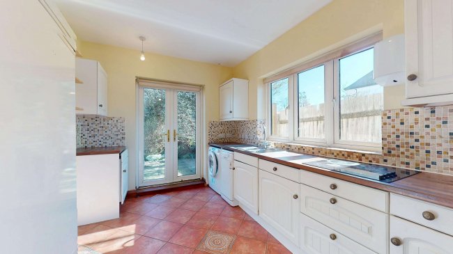 27 Banstead Road South, Sutton, Surrey, SM2 5LF 7