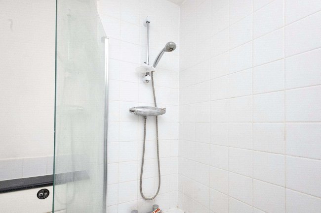 Flat 415 Becket House, New Road, Brentwood, Essex CM14 4GA 5