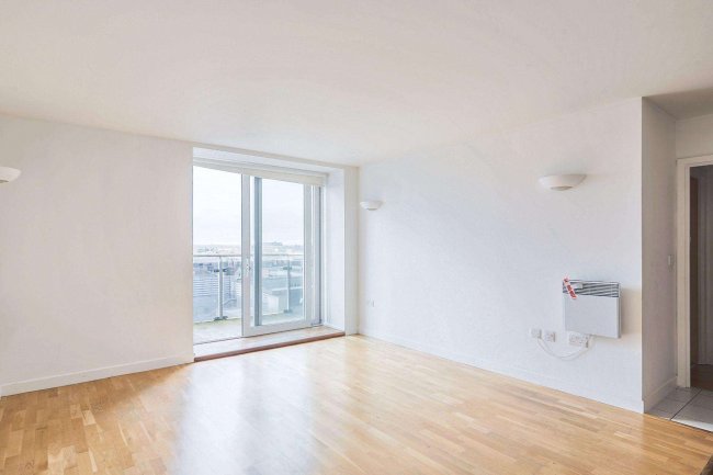 Flat 415 Becket House, New Road, Brentwood, Essex CM14 4GA 5