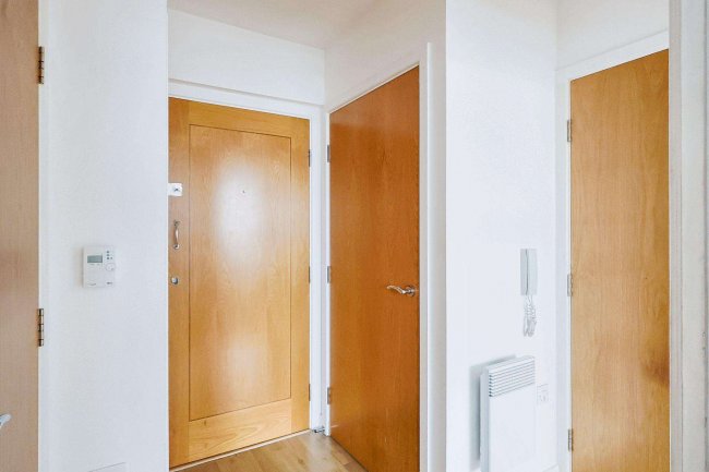 Flat 415 Becket House, New Road, Brentwood, Essex CM14 4GA 5