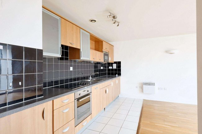 Flat 415 Becket House, New Road, Brentwood, Essex CM14 4GA 5