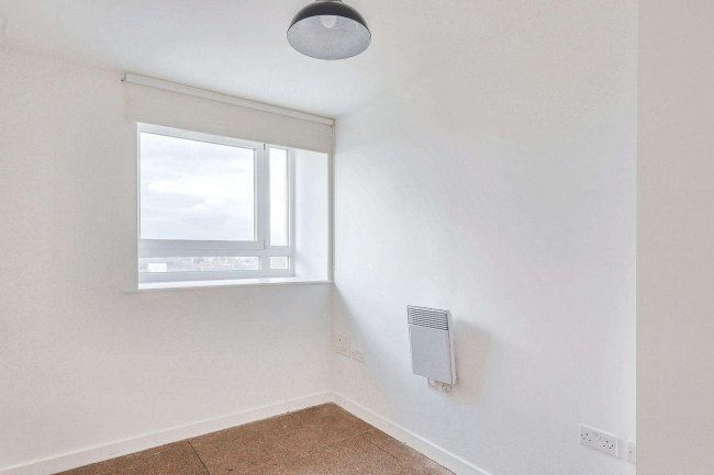 Flat 415 Becket House, New Road, Brentwood, Essex CM14 4GA 5