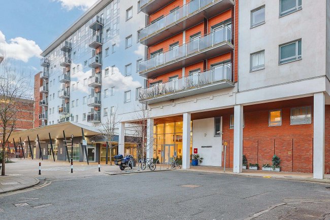 Flat 415 Becket House, New Road, Brentwood, Essex CM14 4GA 5