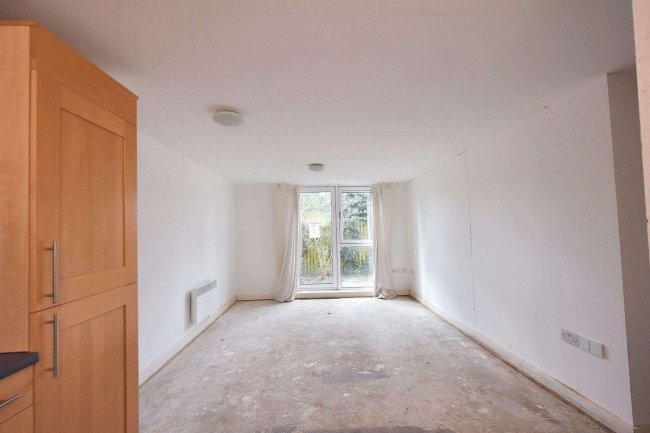 Ground Floor Flat, 2 Priory Mews, Station Avenue, Prittlewell, Southend On Sea, Essex SS2 5ED 5