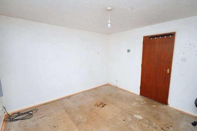 69 Alliance Close, Wembley, HA0 2NQ 10