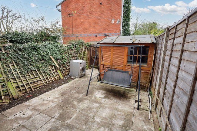 9 Rolvenden Place, Tottenham, N17 0JF 1