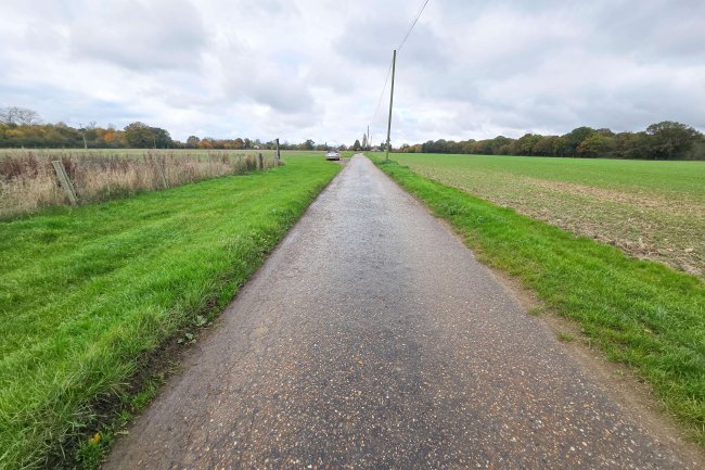 Land at Garnett’s Farm, Great Dunmow CM6 1NE 7