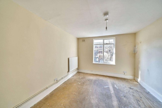 Flat A, 267 High Road, London, N15 4RR 9