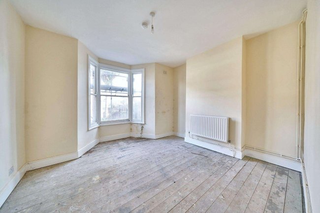 Flat A, 267 High Road, London, N15 4RR 9