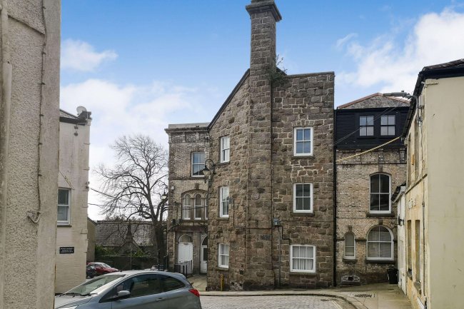 Tregonissey House, Market Street, St Austell, PL25 4BB 2