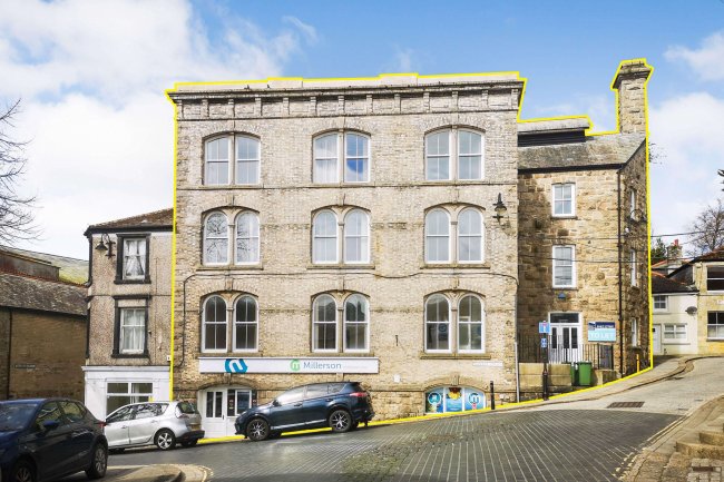 Tregonissey House, Market Street, St Austell, PL25 4BB 2