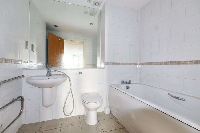 Flat 1, Portland Place, 5 Calverley Street, Leeds, LS1 3DA 1