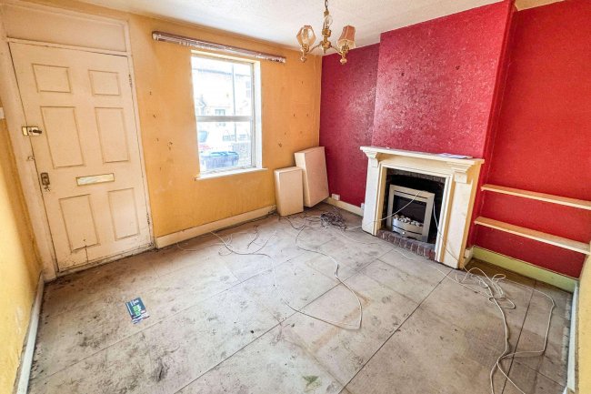 58 New Road, The Causeway, Staines, TW18 3DA 2