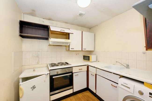 27 Alpine Terrace, Stockwood Crescent, Luton, Bedfordshire LU1 3SS 6