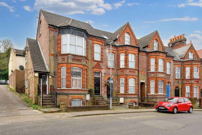 27 Alpine Terrace, Stockwood Crescent, Luton, Bedfordshire LU1 3SS 6