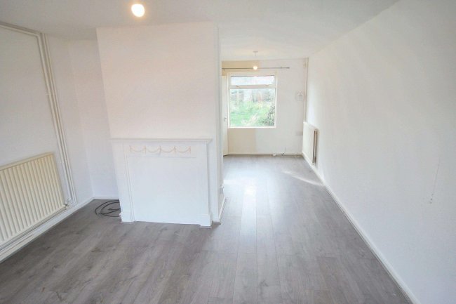 64 Ashgate Road, Eastbourne, East Sussex, BN23 7ES 6