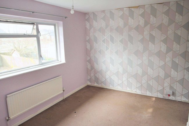 64 Ashgate Road, Eastbourne, East Sussex, BN23 7ES 6