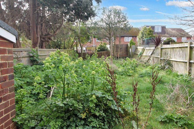 64 Ashgate Road, Eastbourne, East Sussex, BN23 7ES 6