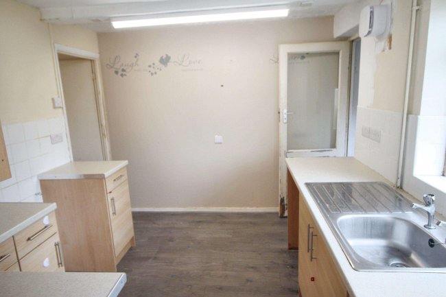 64 Ashgate Road, Eastbourne, East Sussex, BN23 7ES 6