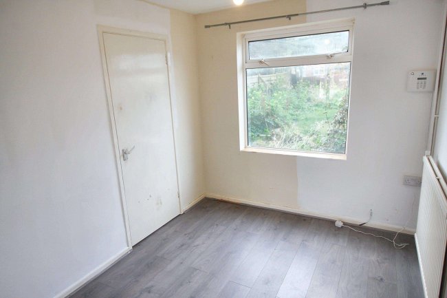 64 Ashgate Road, Eastbourne, East Sussex, BN23 7ES 6