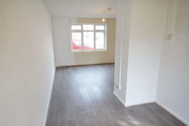 64 Ashgate Road, Eastbourne, East Sussex, BN23 7ES 6