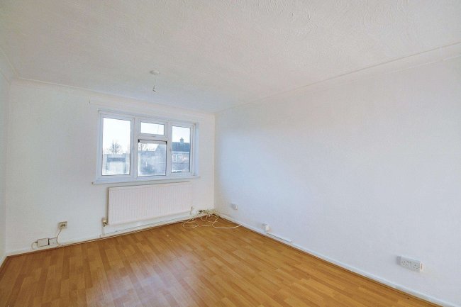 6 Canterbury House, Deal Close, Huntingdon, Cambridgeshire, PE29 7HY 3