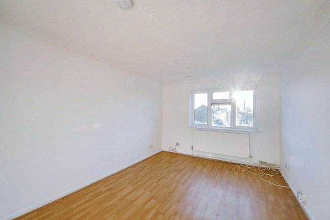 6 Canterbury House, Deal Close, Huntingdon, Cambridgeshire, PE29 7HY 3