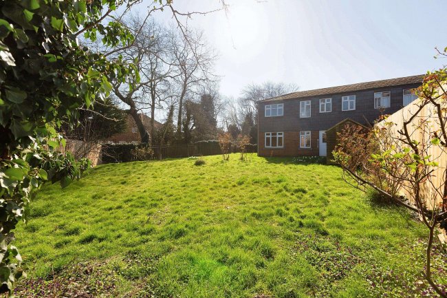 2 Stanton Road, Kempston, Bedfordshire, MK42 8QY 3