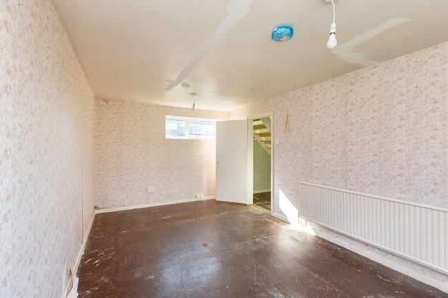 2 Stanton Road, Kempston, Bedfordshire, MK42 8QY 3