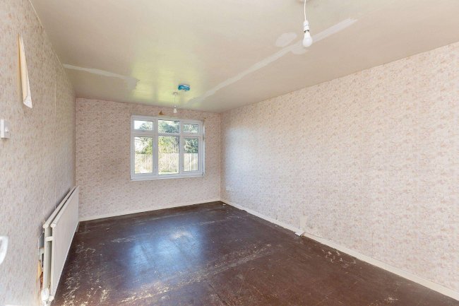 2 Stanton Road, Kempston, Bedfordshire, MK42 8QY 3