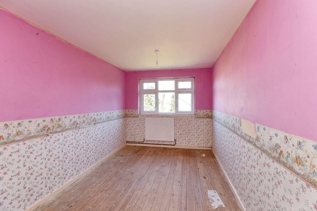 2 Stanton Road, Kempston, Bedfordshire, MK42 8QY 3