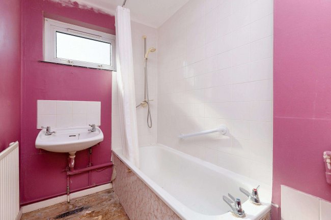 2 Stanton Road, Kempston, Bedfordshire, MK42 8QY 3