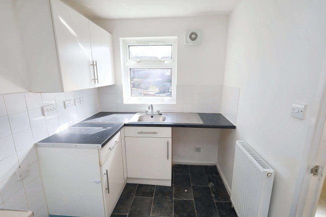 Flat 6 Waldegrave Park, Harpenden, Hertfordshire, AL5 5SF 6