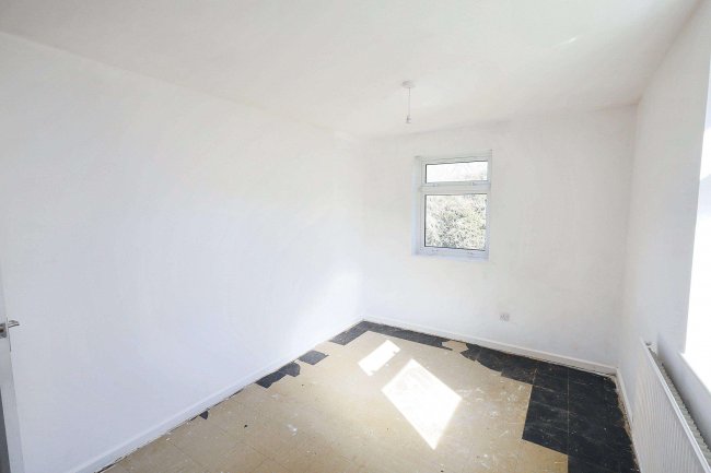 Flat 6 Waldegrave Park, Harpenden, Hertfordshire, AL5 5SF 6