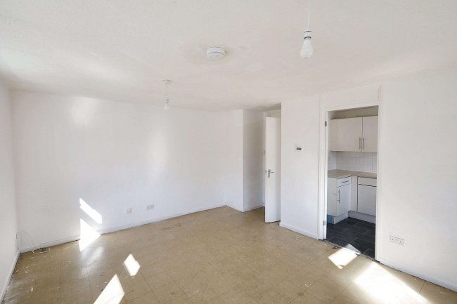 Flat 6 Waldegrave Park, Harpenden, Hertfordshire, AL5 5SF 6