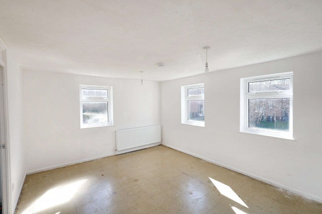 Flat 6 Waldegrave Park, Harpenden, Hertfordshire, AL5 5SF 6