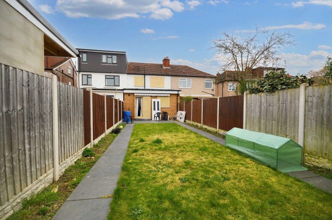 69 Lynton Road, Harrow, HA2 9NJ 4