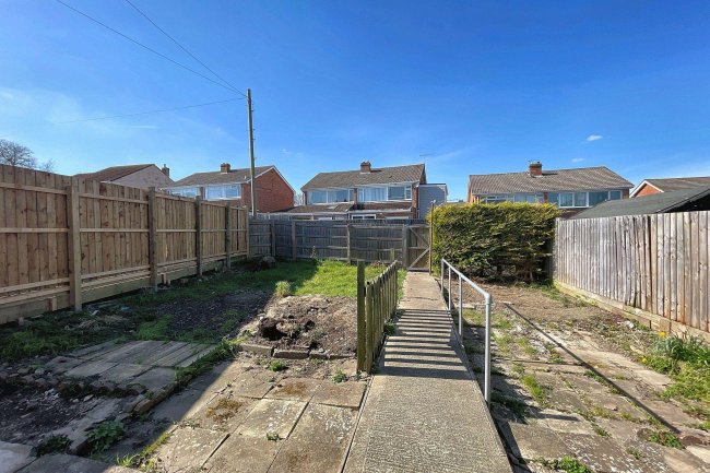 37 Kingston Close, Street, Somerset, BA16 0DD 6