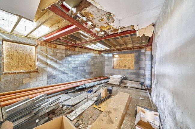 1 Merlins Avenue, Harrow, HA2 9ET 10