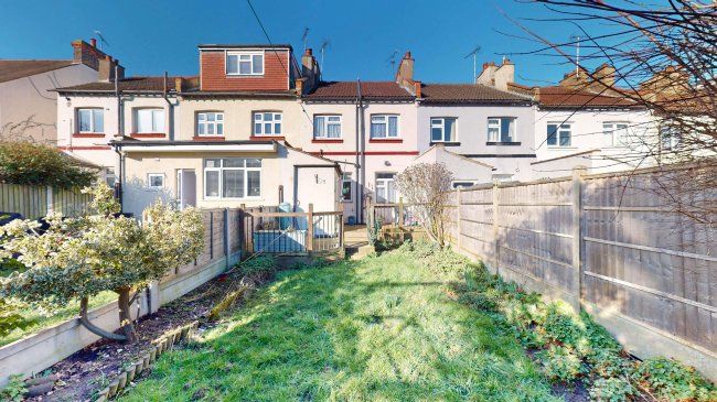 80 Westcliff Park Drive, Westcliff-On-Sea, SS0 9LP 9