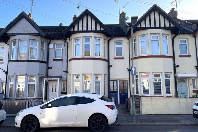 80 Westcliff Park Drive, Westcliff-On-Sea, SS0 9LP 9