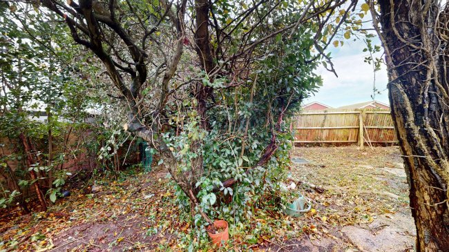 Garage & Land at 22 Pinewood Close, Hampden Park Eastbourne, BN22 0SA 5